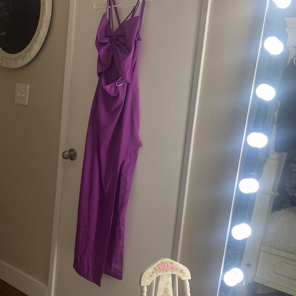 Elliatt purple event evening gown dress Size XS never worn adjustable straps - Picture 7 of 7